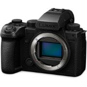 Picture of Panasonic Lumix S5 IIX Mirrorless Camera